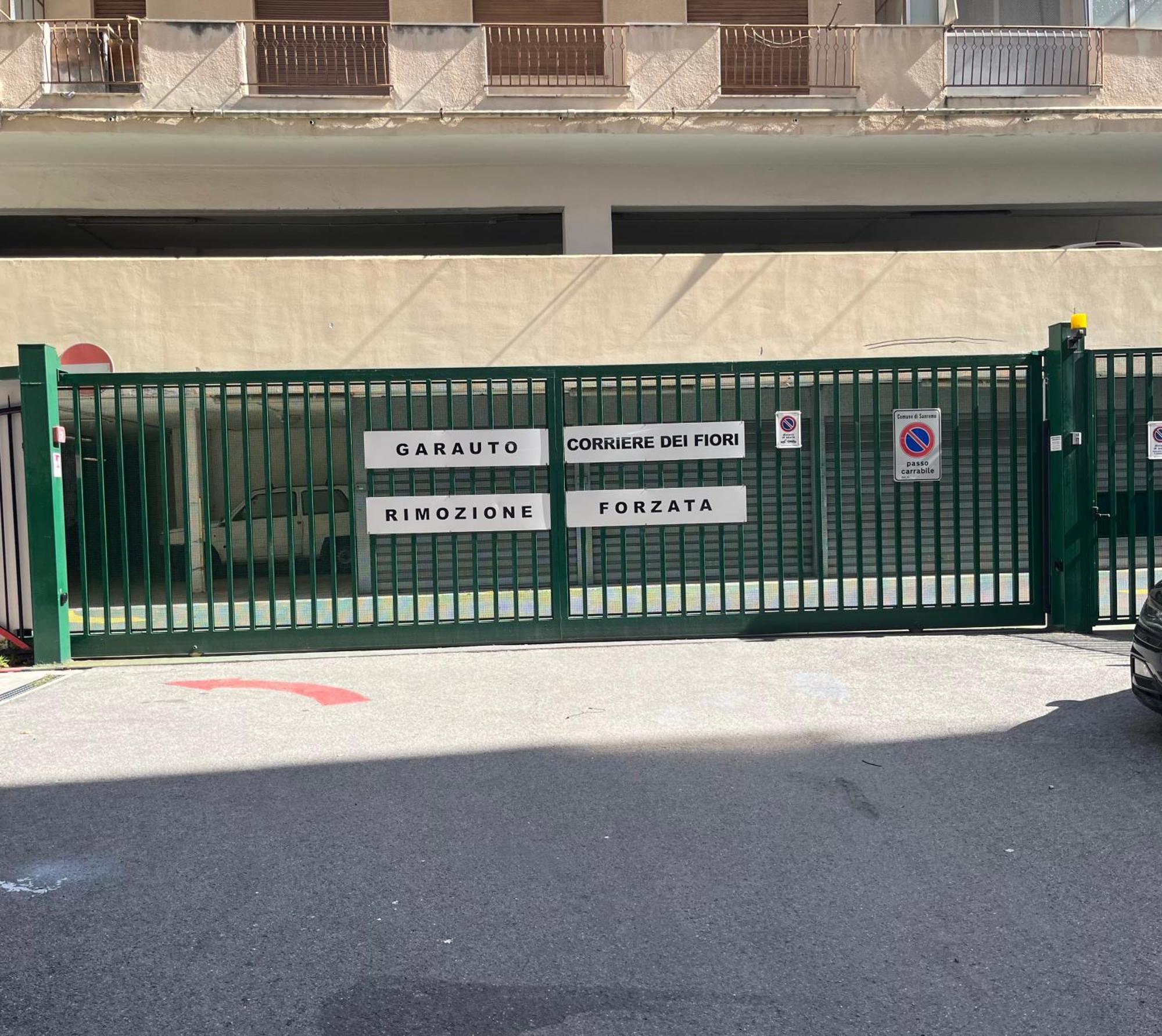 サンレモCasa Carina Centro Citta Con Garage Privatoアパートメント エクステリア 写真
